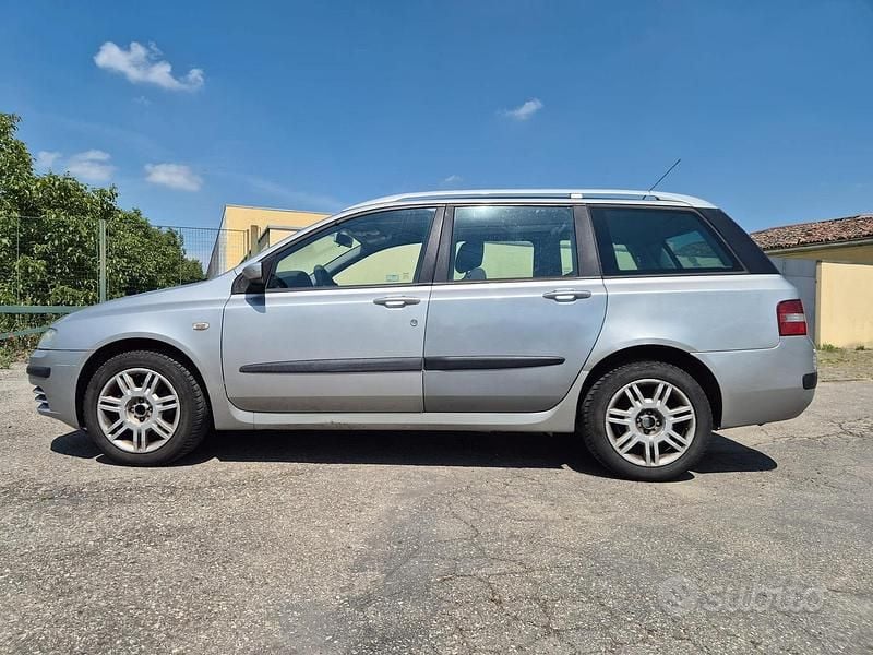 Usata Fiat Stilo Wagon 85 CV (62 kW) 2003 Grigio Station wagon