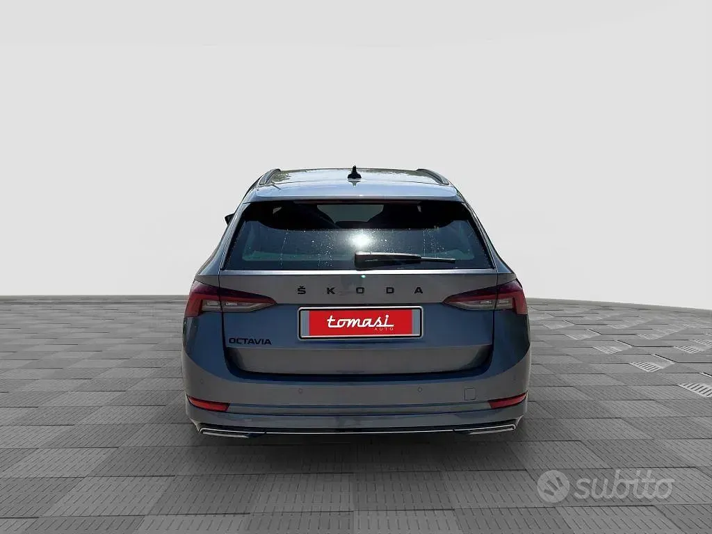 Usata Skoda Octavia SportLine 150 CV (110 kW) 2023 Grigio graphite Station wagon