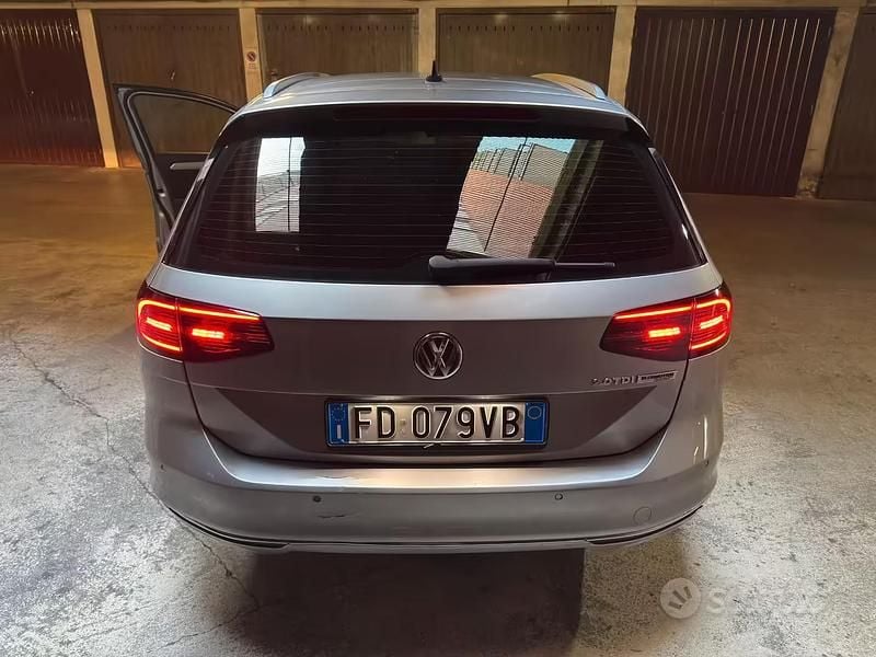 Usata VW Passat Highline 150 CV (110 kW) 2016 Grigio Station wagon