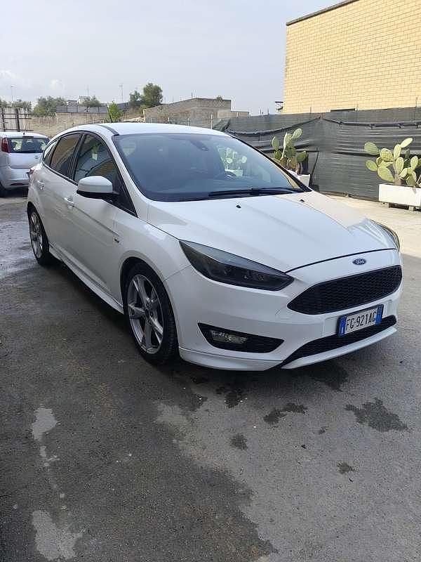 Usata Ford Focus ST-Line 120 CV (88 kW) 2016 Berlina