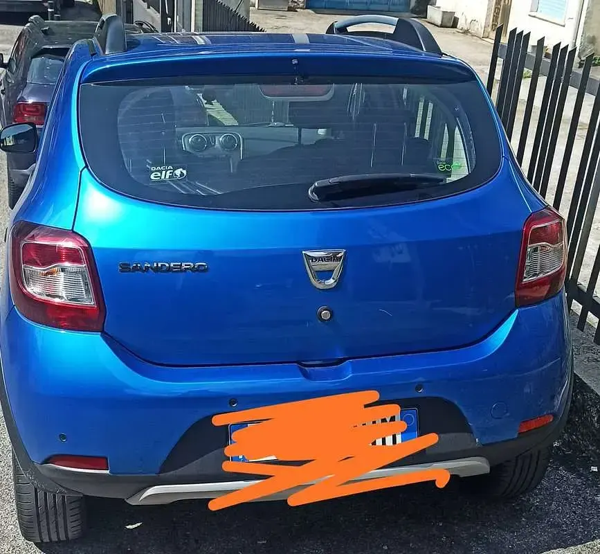 Usata Dacia Sandero Stepway 90 CV (66 kW) 2014 Blu/azzurro Berlina