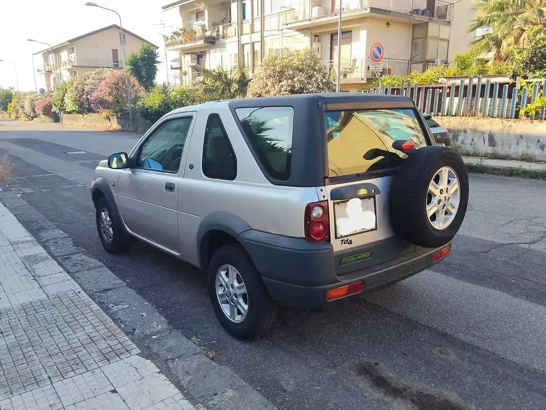 Usata Land Rover Freelander 111 CV (81 kW) 2001 Argento SUV