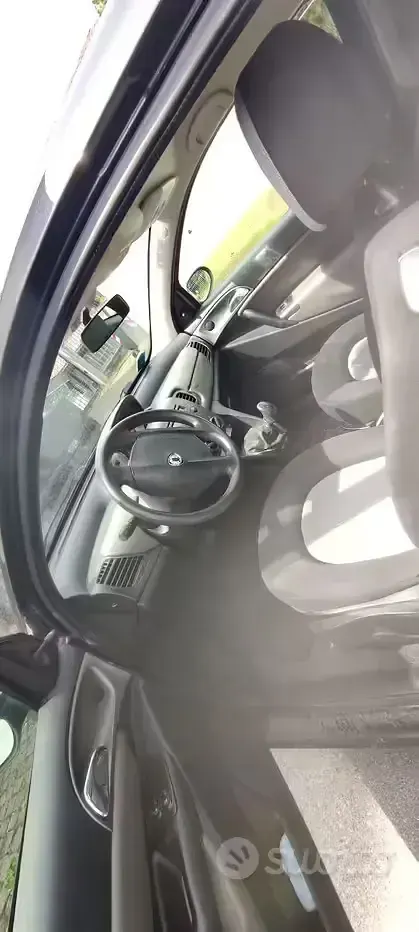Usata Lancia Ypsilon 60 CV (44 kW) 2004 Nero Utilitaria