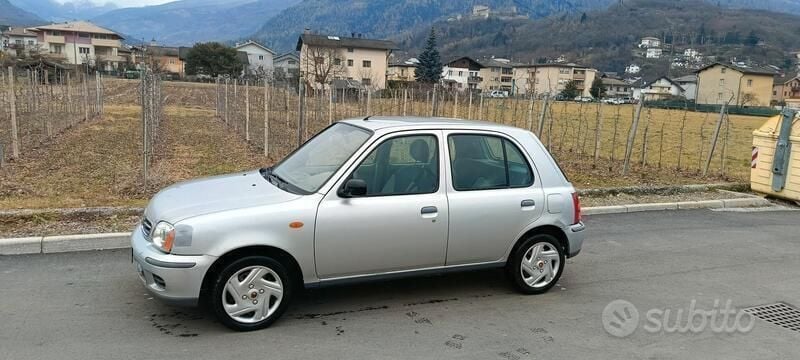 Usata Nissan Micra Visia 65 CV (47 kW) 2004 Argento Utilitaria