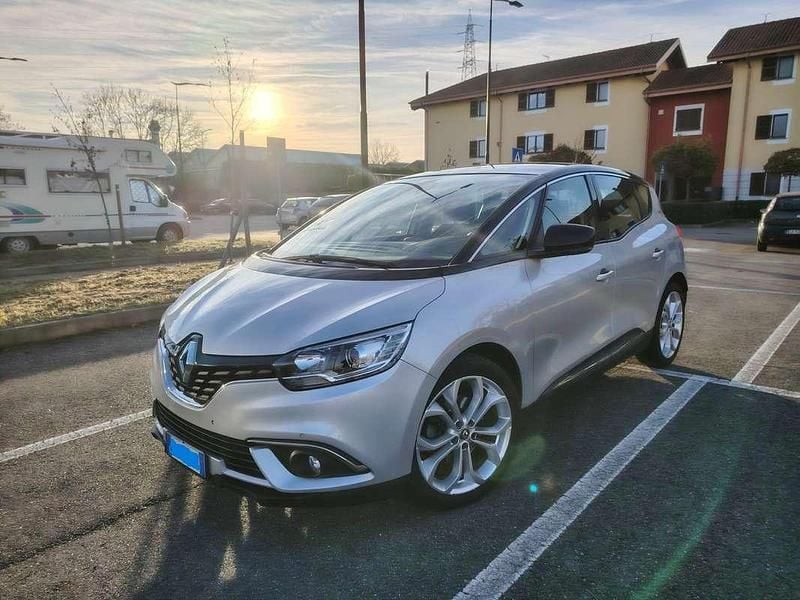 Grigio Usata 2019 Renault Scénic IV Monovolume | 10.800 € (Ottimo prezzo) - Immagine 1/4