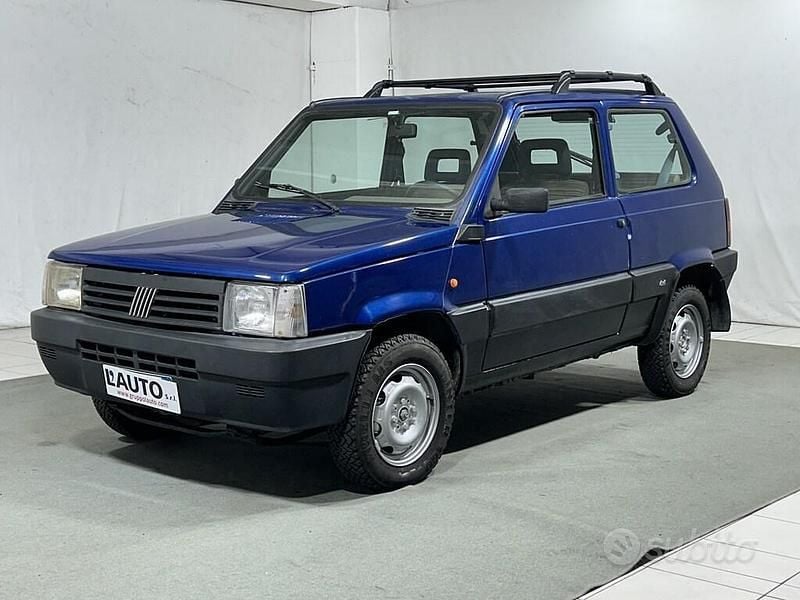 Usata Fiat Panda 4x4 Trekking 54 CV (39 kW) 2001 Blu Utilitaria