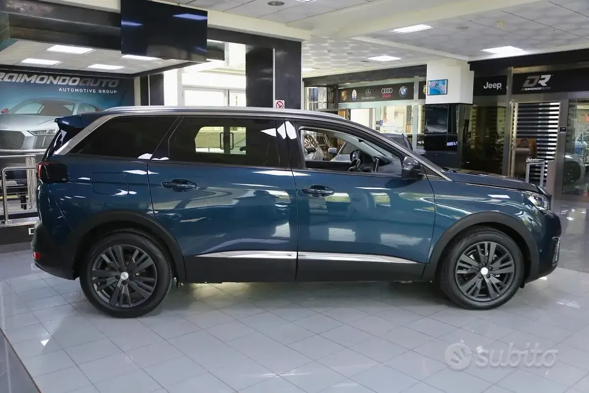 Gebraucht Peugeot 5008 Allure 120 PS (88 kW) 2017 Blau SUV