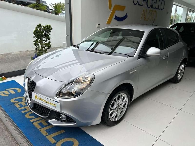 Usata Alfa Romeo Giulietta Business 120 CV (88 kW) 2020 Grigio metallizzato Utilitaria