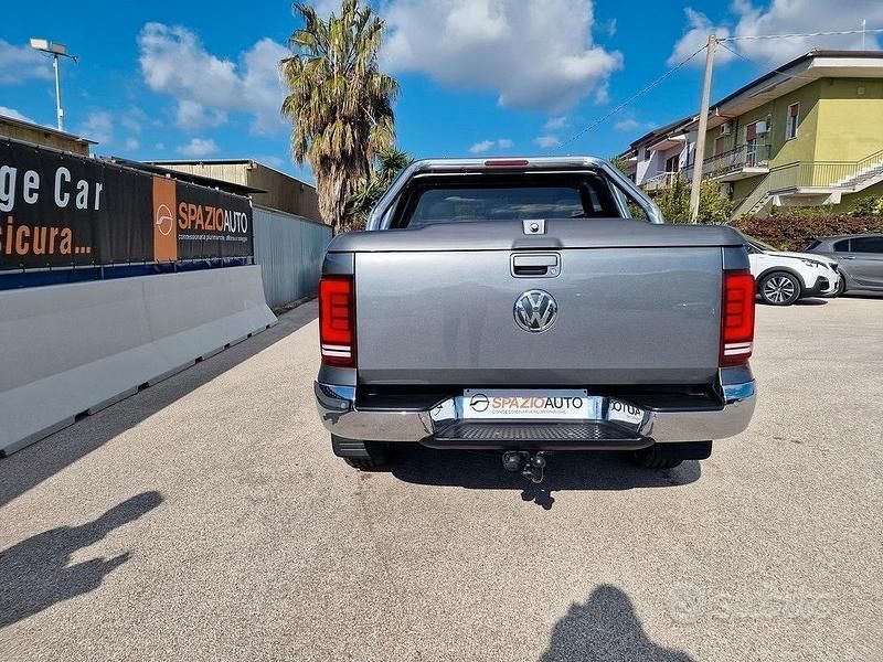 Käytetty VW Amarok 180 HP (132 kW) 2018 Harmaa Nouto