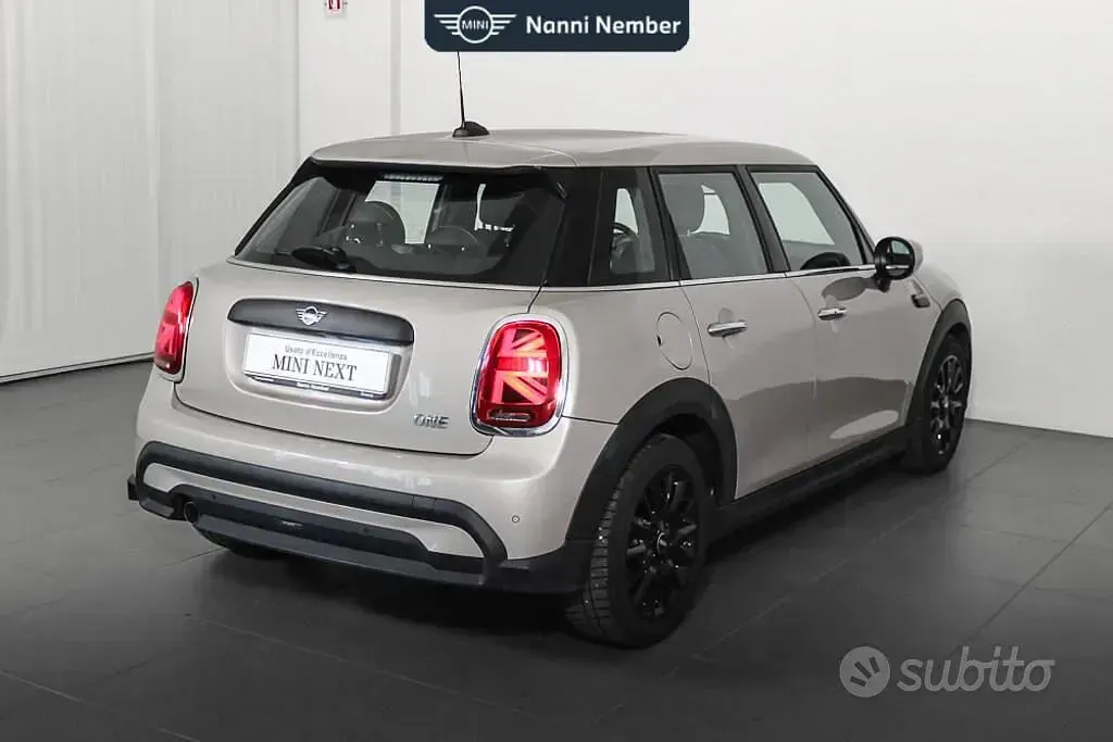 Usata Mini ONE Classic 75 CV (55 kW) 2022 Grigio Utilitaria