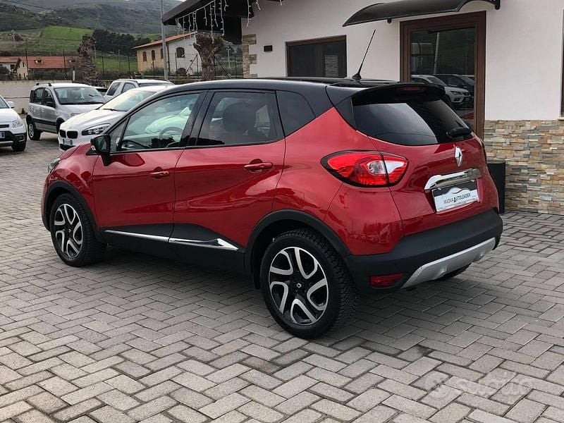 Usata Renault Captur 90 CV (66 kW) 2015 Rosso SUV