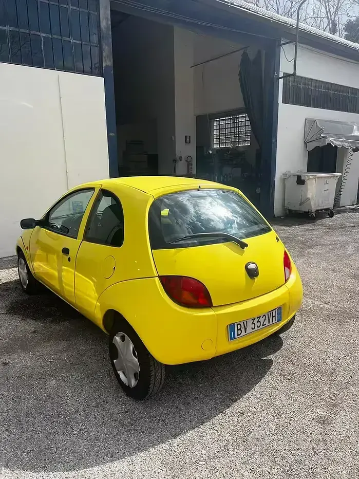 Usata Ford Ka 60 CV (44 kW) 2001 Giallo Utilitaria