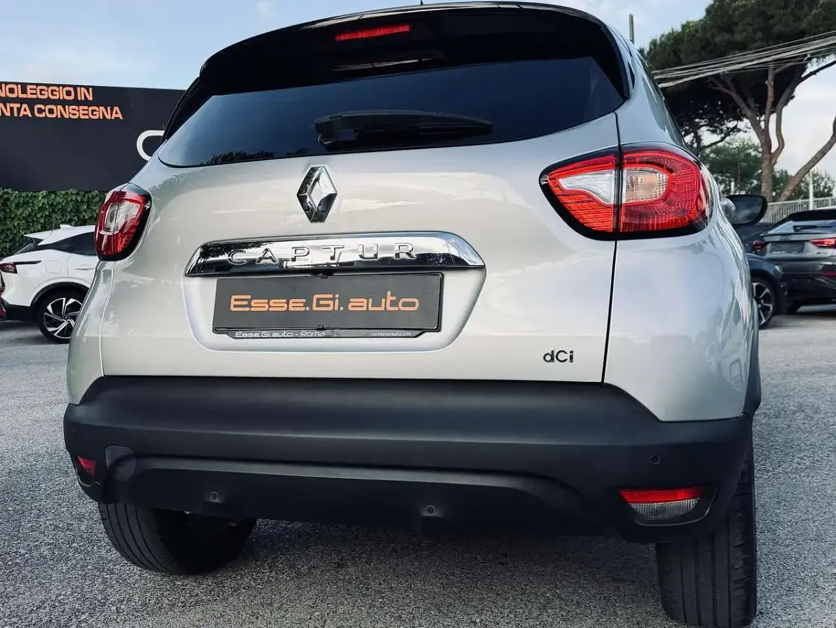 Usata Renault Captur Intens 110 CV (80 kW) 2016 Argento SUV