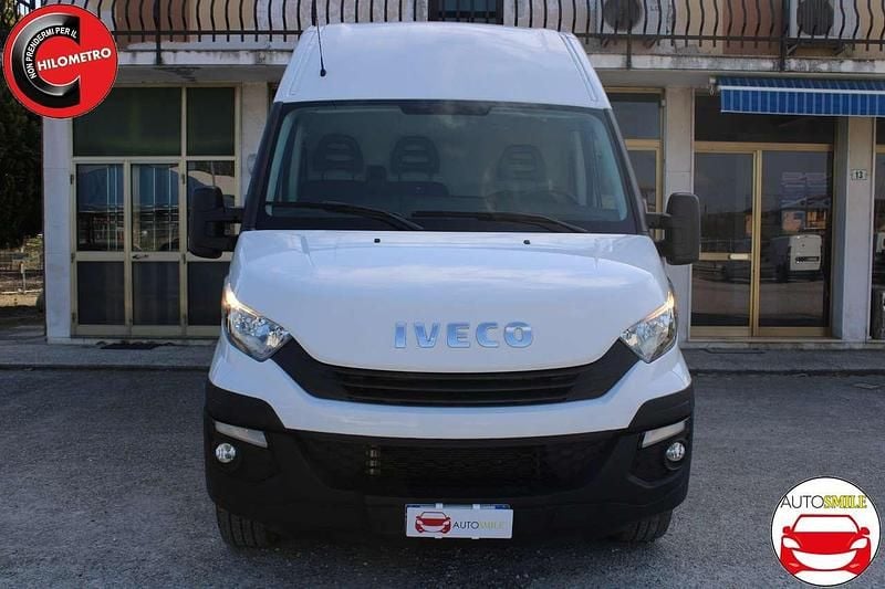 Usata Iveco Daily 116 CV (85 kW) 2018 Bianco Furgone