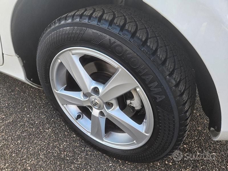 Usata Volvo V40 Kinetic 2017 Bianco Berlina