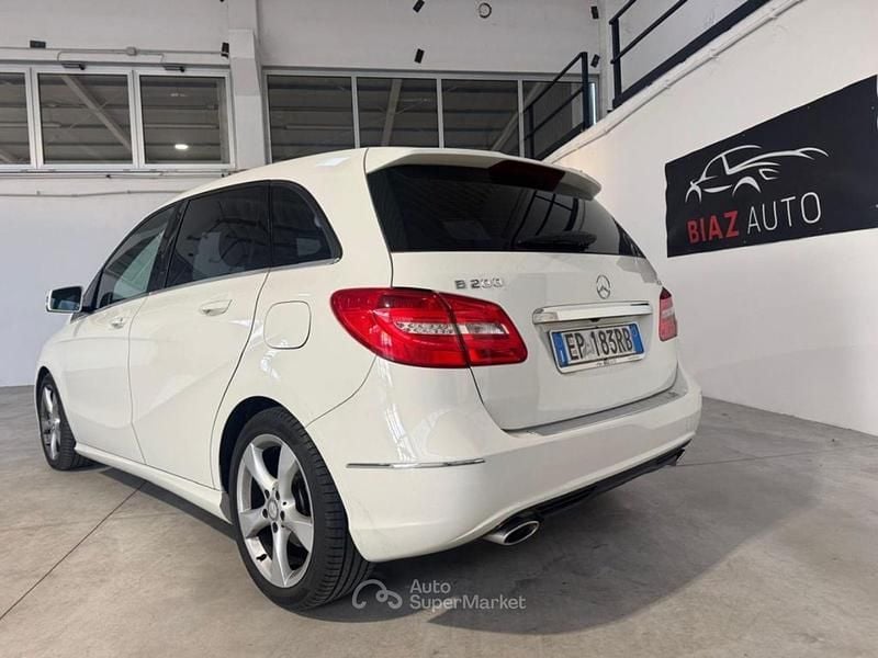 Usata Mercedes B200 Premium 136 CV (100 kW) 2013 Bianco Monovolume