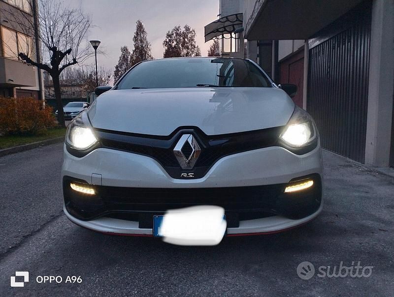 Usata Renault Clio IV LIMITED 200 CV (147 kW) 2014 Bianco Berlina