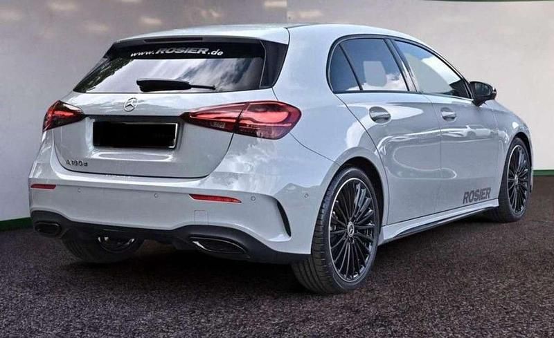 Usata Mercedes A180 AMG Line Premium Plus 116 CV (85 kW) 2025 Bianco Berlina