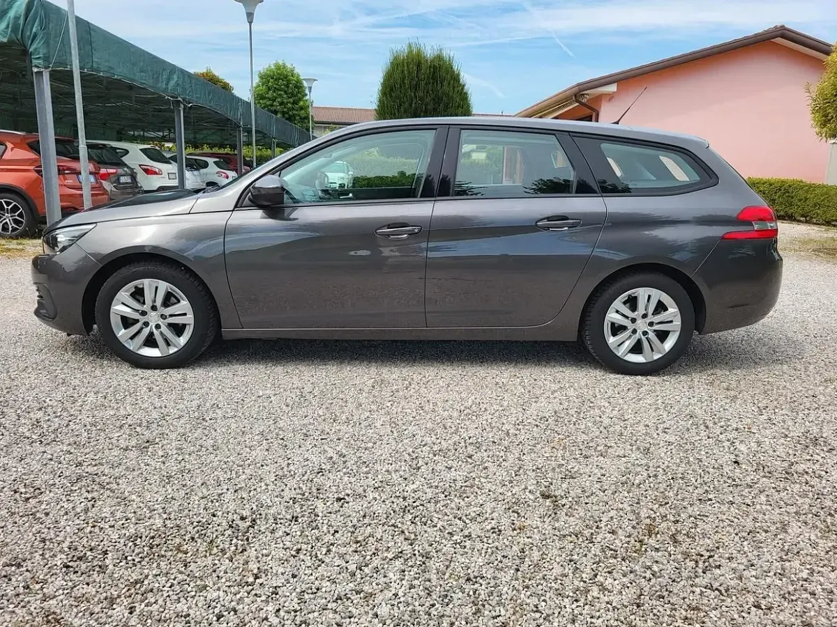 Usata Peugeot 308 Business-Line 131 CV (96 kW) 2019 Grigio Station wagon