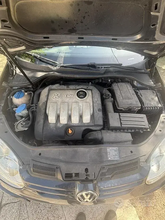 Usata VW Golf IV 105 CV (77 kW) 2006 Blu Berlina