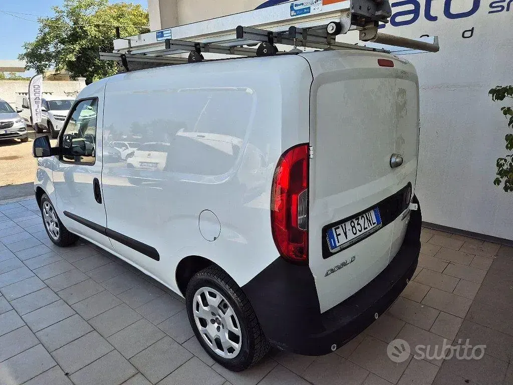Usata Fiat Doblò 120 CV (88 kW) 2019 Bianco Monovolume
