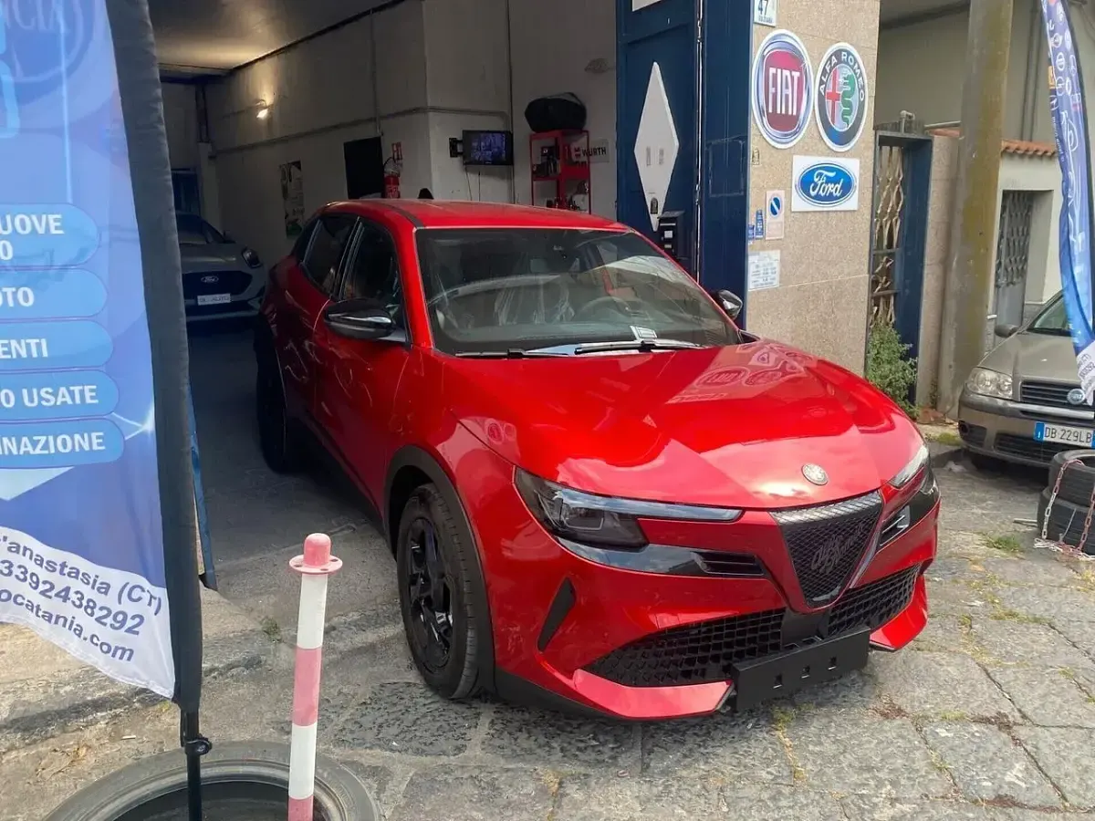 Nuova Alfa Romeo GT Junior 145 CV (106 kW) 2026 Bianco SUV