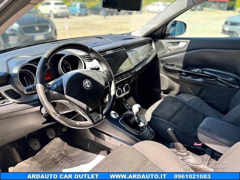 Usata Alfa Romeo Giulietta Distinctive 170 CV (125 kW) 2011 Grigio Utilitaria