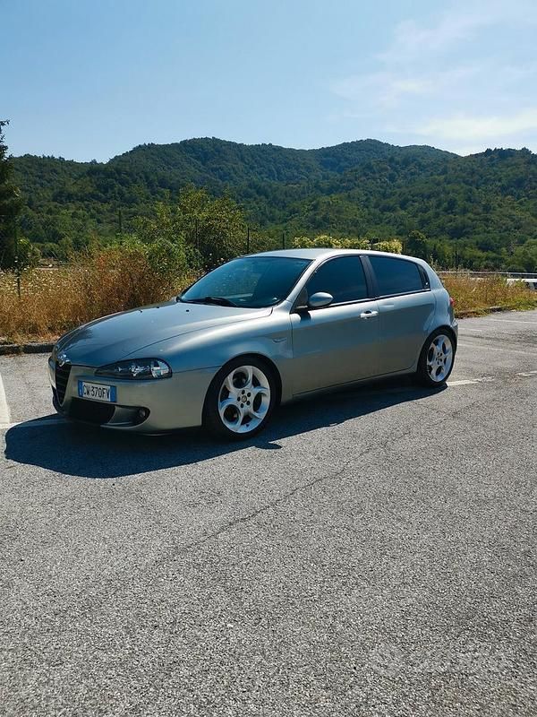 Usata Alfa Romeo 147 150 CV (110 kW) 2005 Utilitaria
