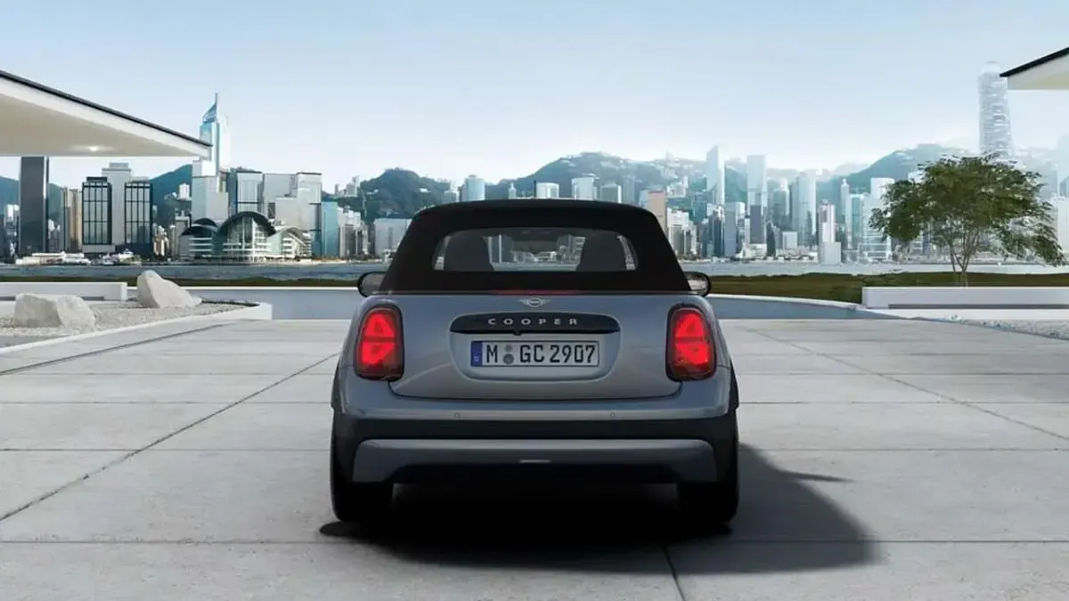 Usata Mini Cooper Cabriolet Favoured 163 CV (119 kW) 2025 Copper grey Cabrio
