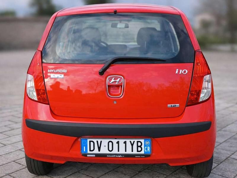 Usata Hyundai i10 Dynamiq 77 CV (56 kW) 2009 Rosso Utilitaria