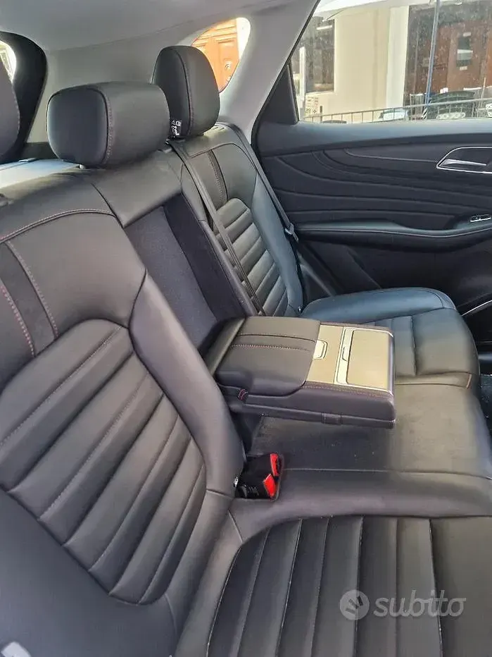 Usata MG HS Luxury 170 CV (125 kW) 2024 Bianco SUV