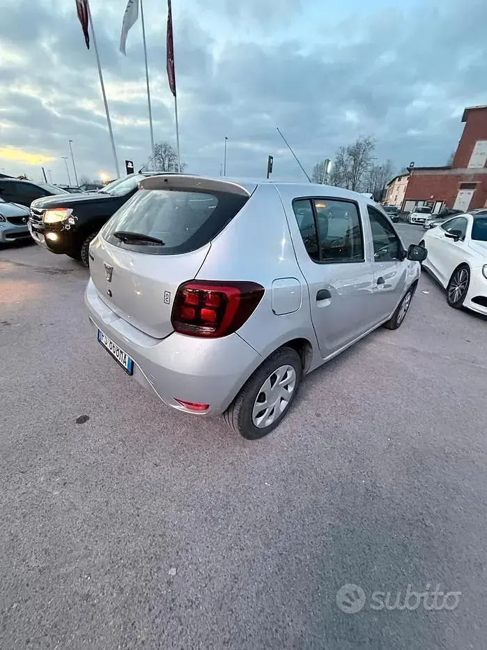 Usata Dacia Sandero Comfort 75 CV (55 kW) 2018 Grigio Berlina