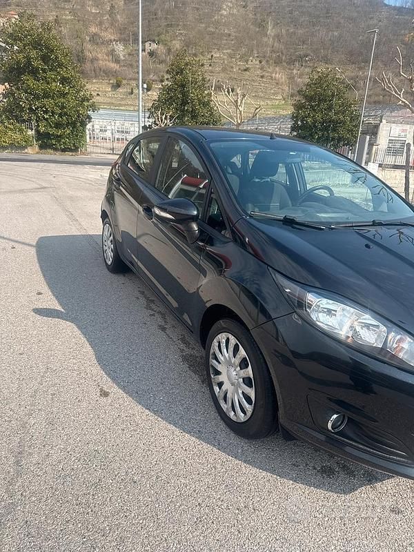 Usata Ford Fiesta 2016 Nero Utilitaria