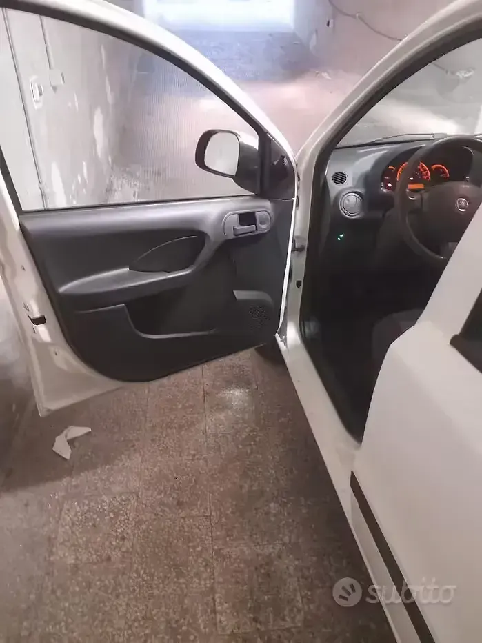 Begagnad Fiat Panda 77 HK (56 kW) 2012 Vit Halvkombi