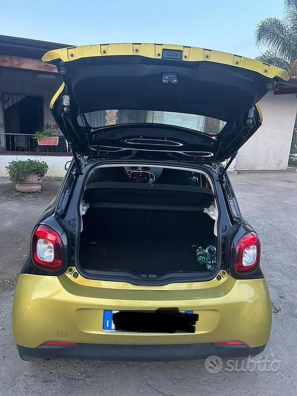 Usata Smart ForFour 64 CV (47 kW) 2019 Utilitaria