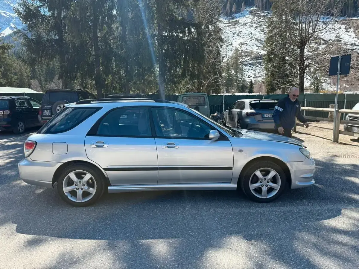 Usata Subaru Impreza Sport 160 CV (117 kW) 2006 Grigio Station wagon