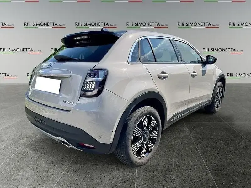 Usata Fiat 600 145 CV (106 kW) 2025 Beige SUV