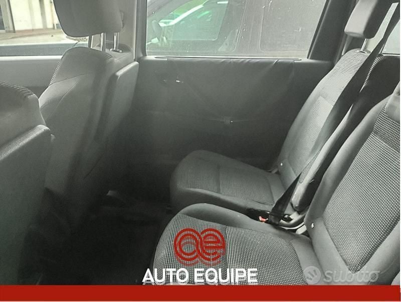 Usata Peugeot 5008 Business-Line 120 CV (88 kW) 2016 Grigio Monovolume