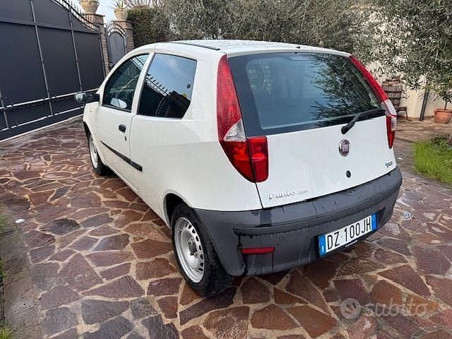 Usata Fiat Punto 77 CV (56 kW) 2009 Utilitaria