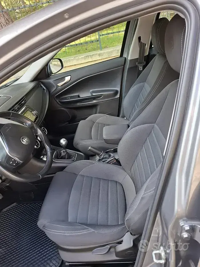 Usata Alfa Romeo Giulietta 120 CV (88 kW) 2017 Utilitaria