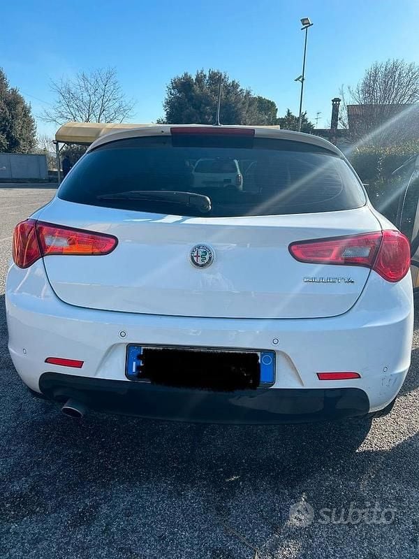 Usata Alfa Romeo Giulietta 120 CV (88 kW) 2016 Bianco Berlina