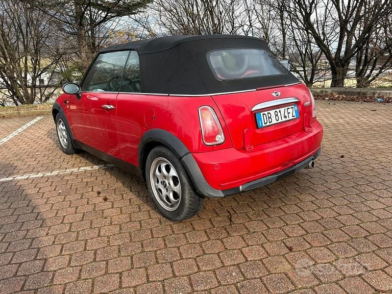 Usata Mini Cooper Cabriolet 118 CV (86 kW) 2006 Rosso Cabrio