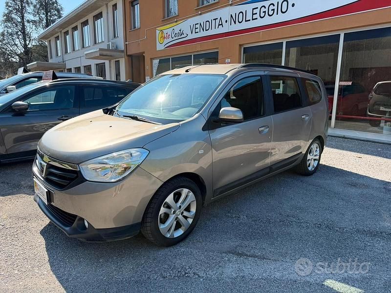 Usata Dacia Lodgy Lauréate 110 CV (80 kW) 2012 Marrone Monovolume