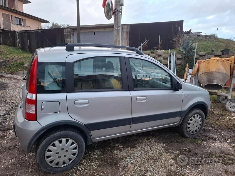 Usata Fiat Panda 4x4 69 CV (50 kW) 2005 Grigio Utilitaria