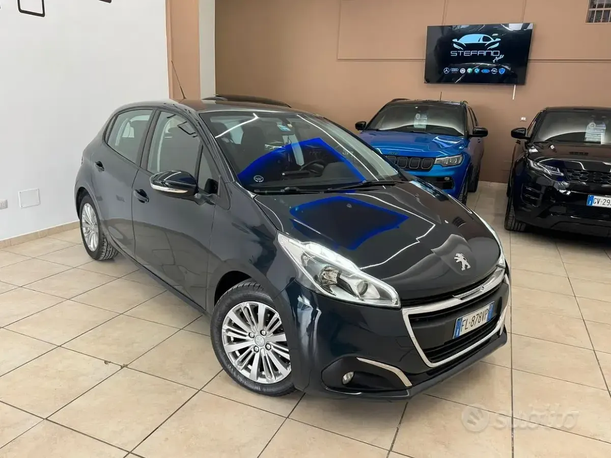 Usata Peugeot 208 Allure 75 CV (55 kW) 2017 Blu Utilitaria