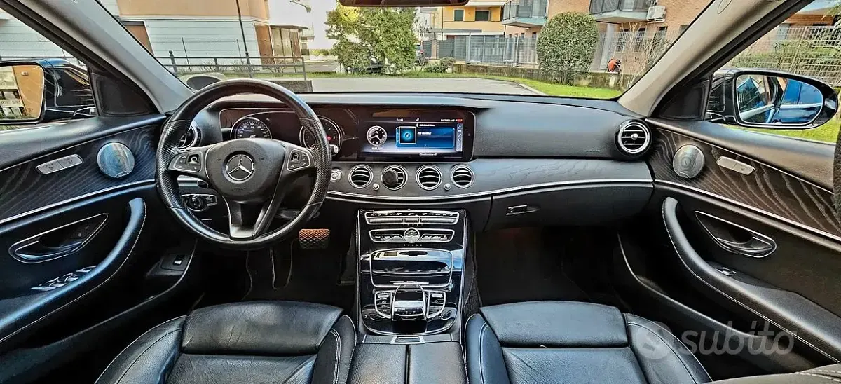 Usata Mercedes E220 194 CV (142 kW) 2018 Nero Berlina