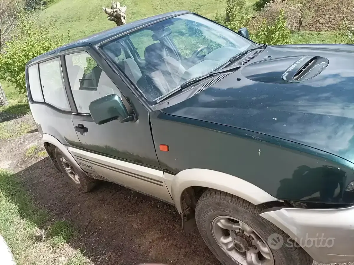 Usata Nissan Terrano 125 CV (91 kW) 1997 Verde SUV