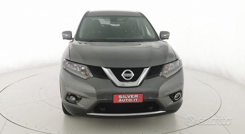 Usata Nissan X-Trail 131 CV (96 kW) 2016 Grigio metallizzato SUV