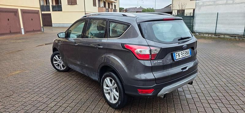 Usata Ford Kuga S 120 CV (88 kW) 2018 Nero SUV
