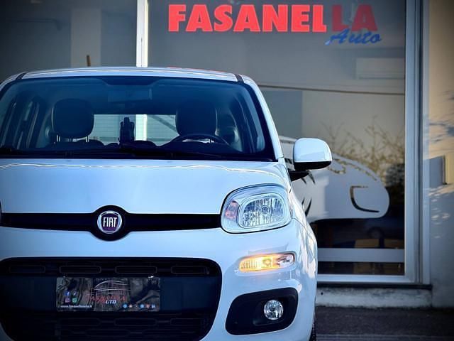 Usata Fiat Panda Lounge 69 CV (50 kW) 2017 Bianco Utilitaria